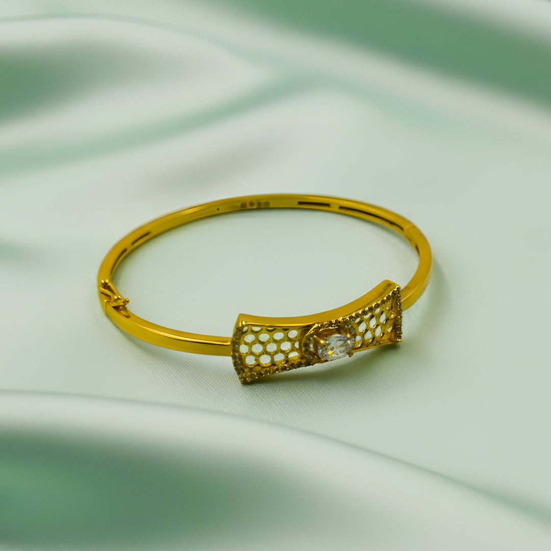 Silver 92.5 Golden Bangle for Women – Oval Diamond-Cut Centerpiece